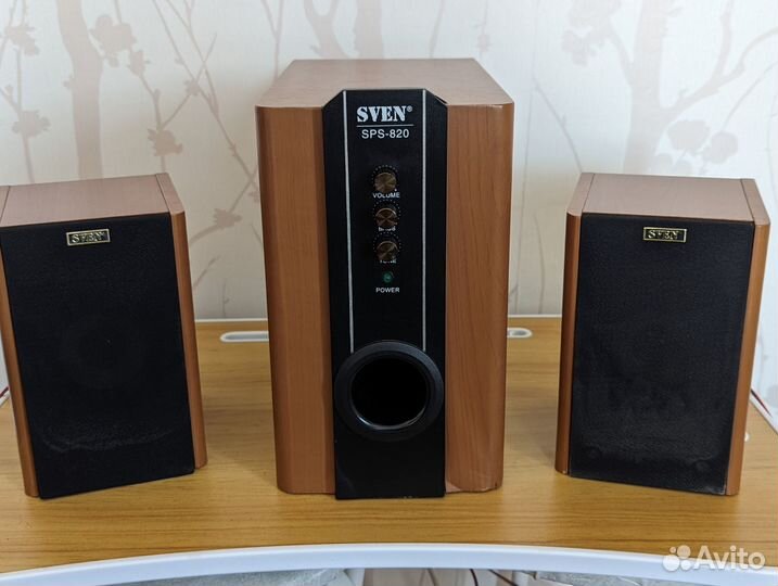 Сабвуфер и колонки к компьютеру sven SPS 820 Wood
