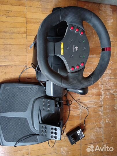 Игровой руль logitech momo