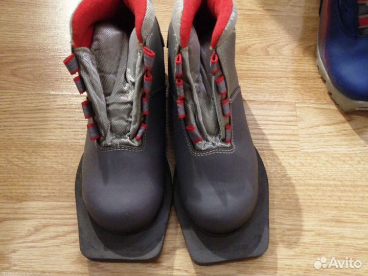 Ботинки для беговых лыж 32,33