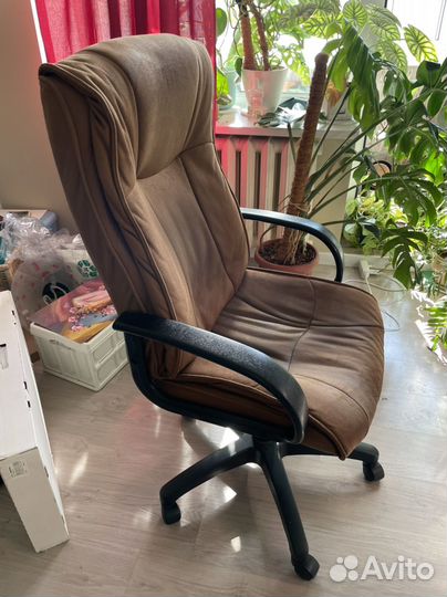 Компьютерное кресло