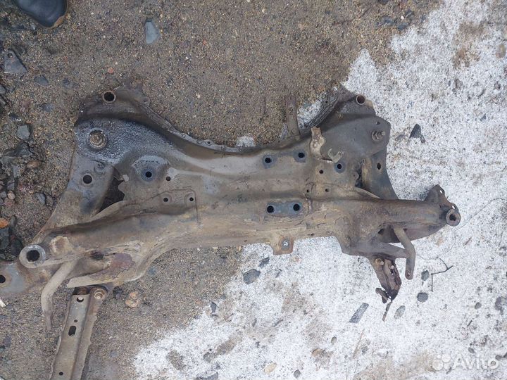 Подрамник Toyota Corolla E150