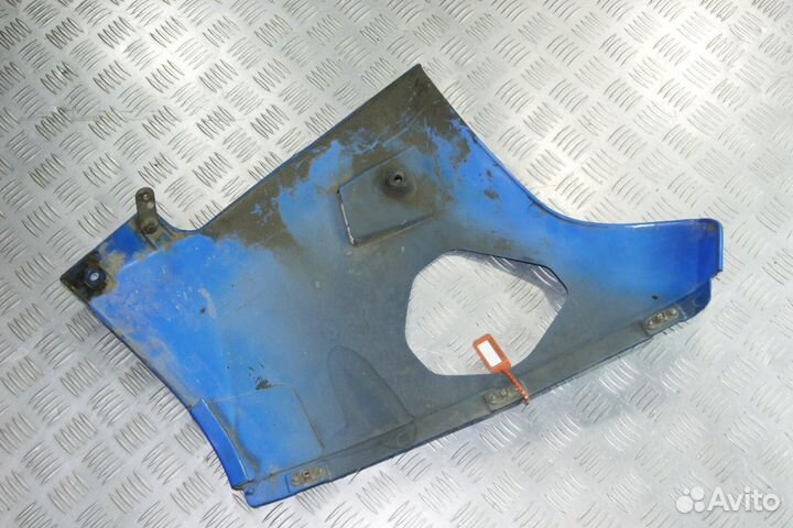 Пластик плуга Suzuki GSX-R400R