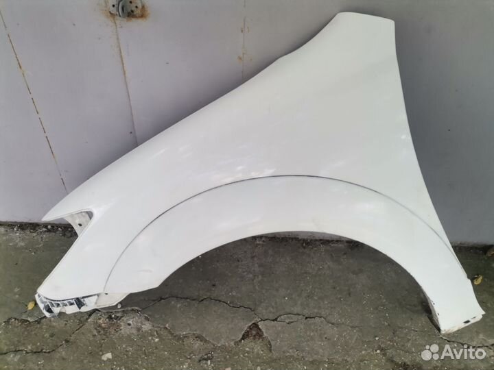 Крыло левое Pontiac vibe