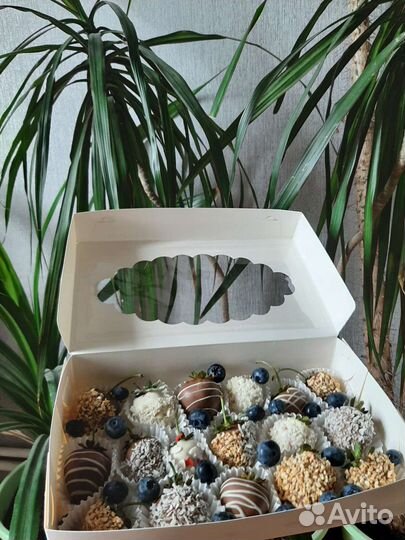 Подарок девушке клубника в шоколаде