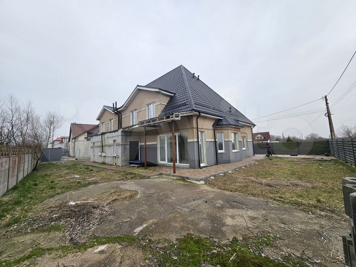 Таунхаус 175,6 м² на участке 5 сот.