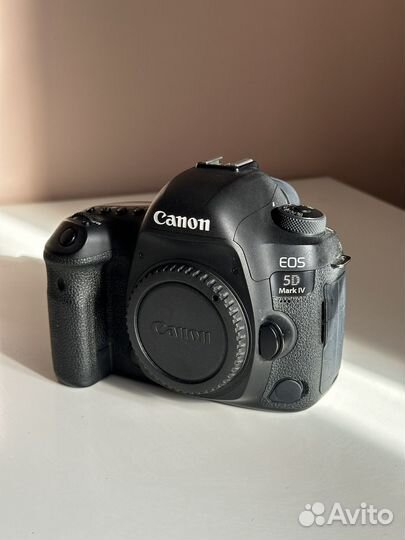 Фотоаппарат canon 5D mark 4