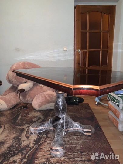 Кухонный стол