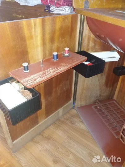 Швейная машина LADA