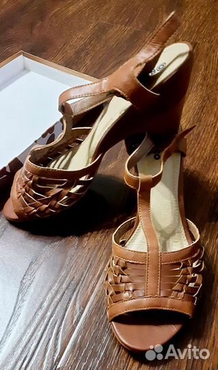 Босоножки женские 39 размер