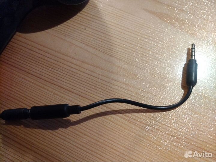 Гарнитура в виде винтажной ретро телеыонно трубки