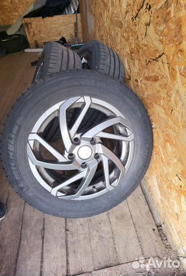 Комплект литых дисков R16 с летней резиной