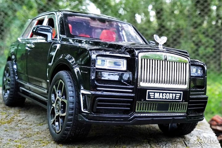 Rolls-Royce Cullinan /машинка из металла