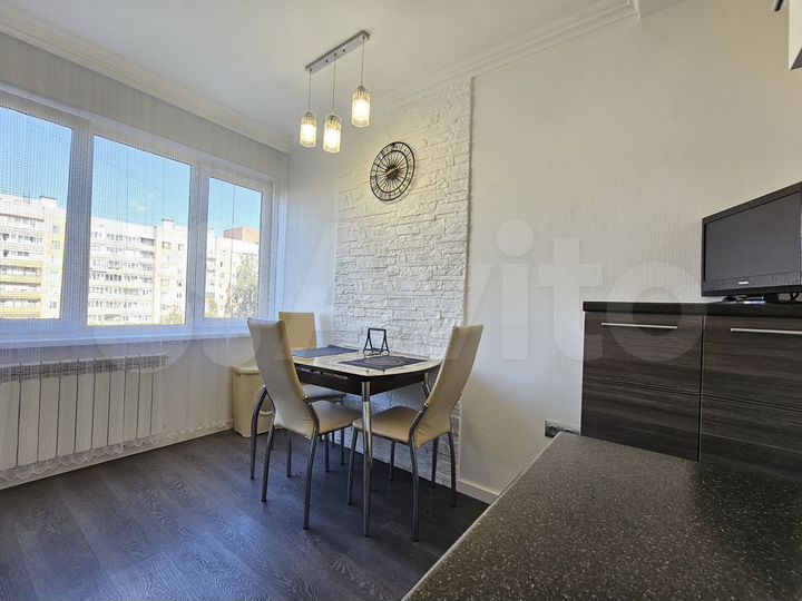 2-к. квартира, 50 м², 8/9 эт.