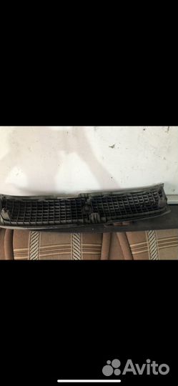 Решотка радиатора toyota mark 2 gx 81