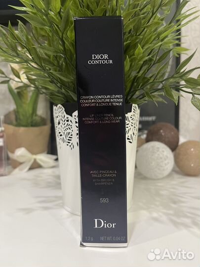 Dior contour карандаш для контура губ