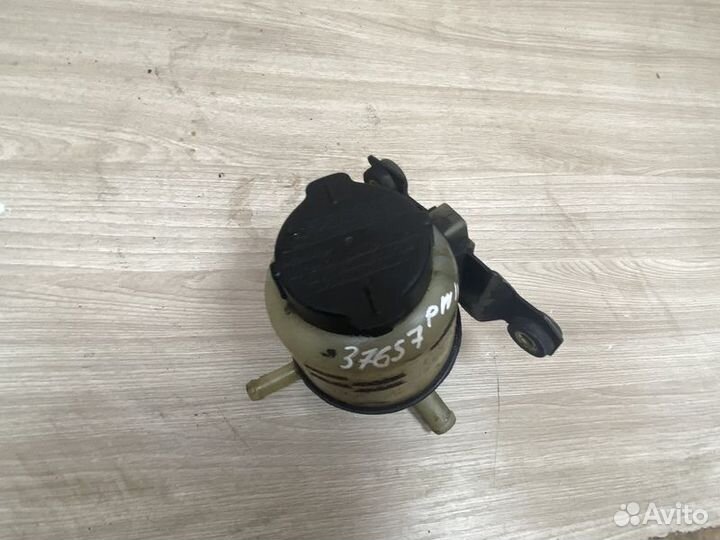 Бачок гидроусилителя Nissan Avenir W11 (1998—2005)