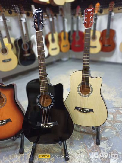 Акустическая гитара