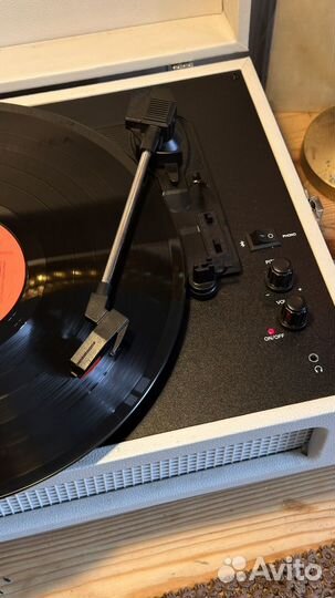 Виниловый проигрыватель crosley + 5 пластинок