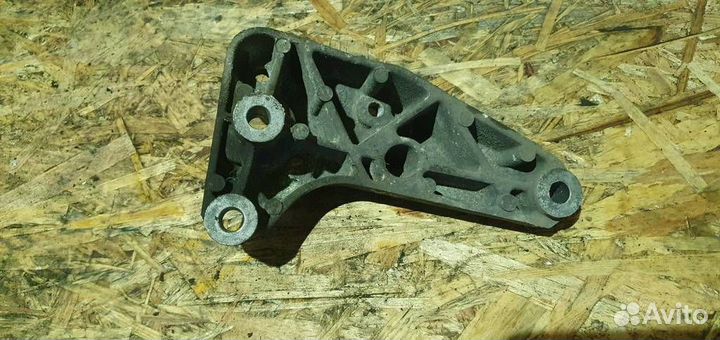 Кронштейн опоры кпп Opel Meriva B 2010-2018