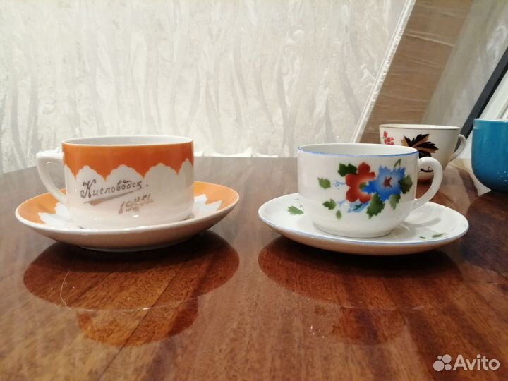 Фарфоровые чашки