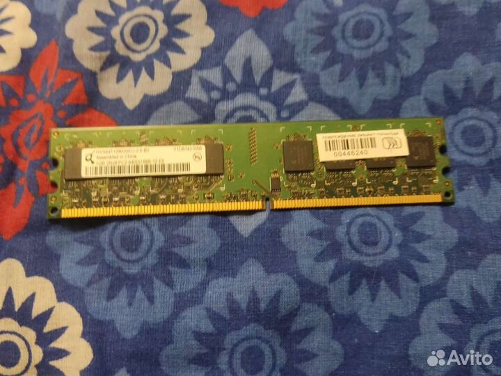 Плашка памяти на 1Gb DDR2