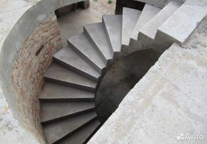 Монолитные лестницы. Мастера со стажем. Частники