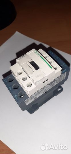 Контактор 24В AC 32A Schneider Electric