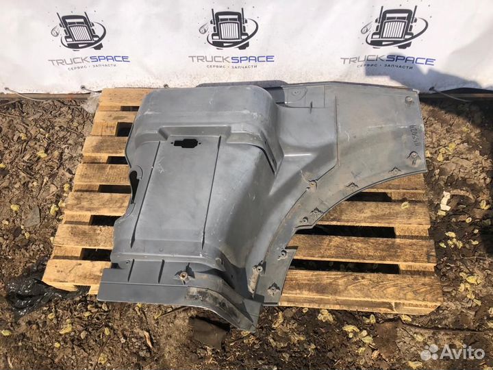 1835024 Корпус подножек правый Daf XF106