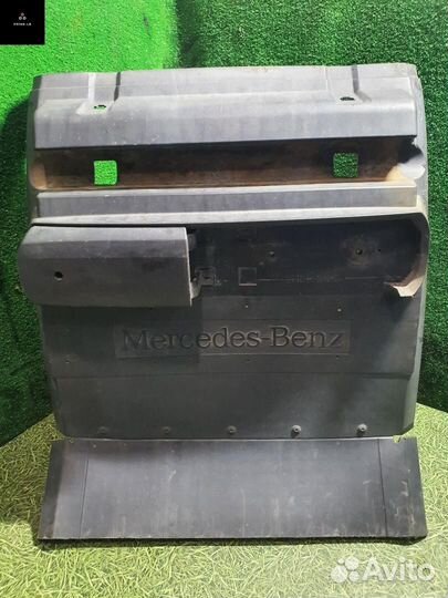 Подкрылок оси зад. прав. Mercedes-Benz Actros 2012