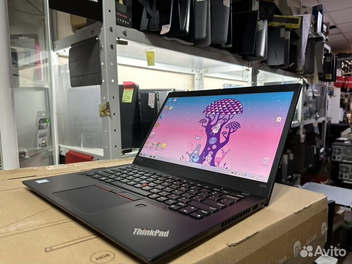 Lenovo thinkpad x390 mint condition i5-8265