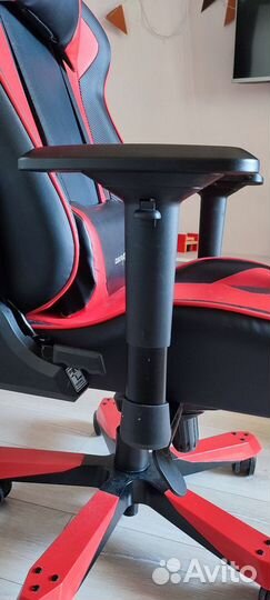 Игровое кресло DXRacer OH/K99/NR King Series