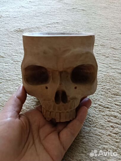 Череп из массива бука