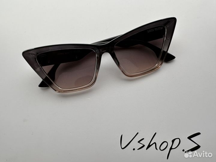 Солнцезащитные очки Louis Vuitton