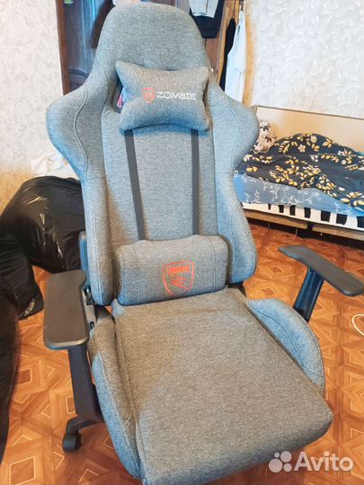 Компьютерное кресло зомби