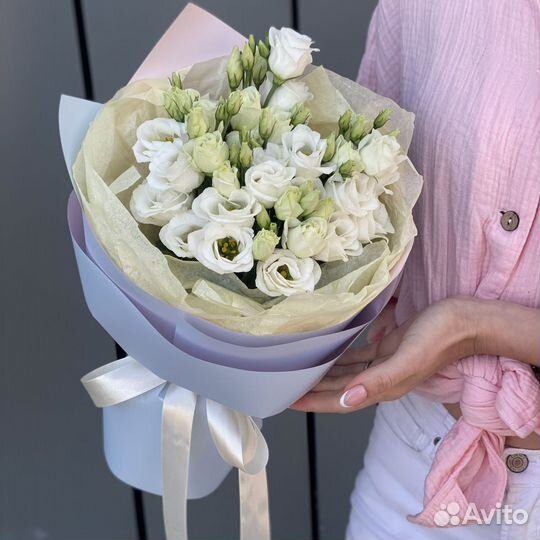 Букет Белые росы из 7 белых эустом