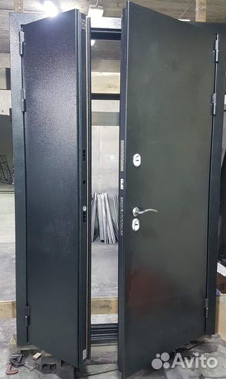 Дверь входная нестандарт двухстворчатая