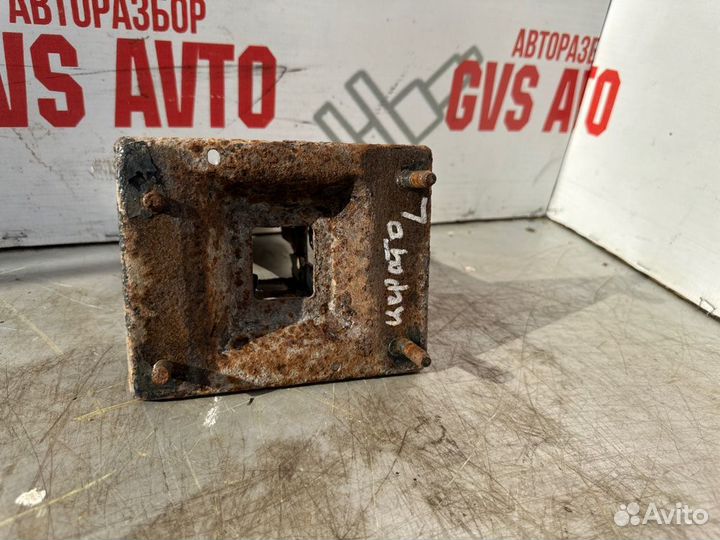 Кронштейн усилителя бампера задний левый Kia