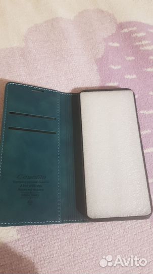 Продам чехол-книжку на Samsung galaxy s 8 +