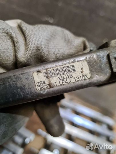 Топливная рампа с форсунками Mazda 3 6 GH 2.0