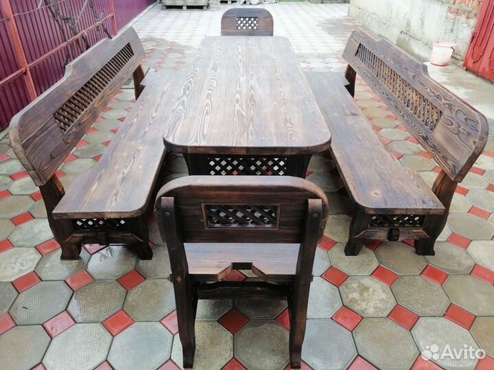 Стол, лавки и стулья (комплект)