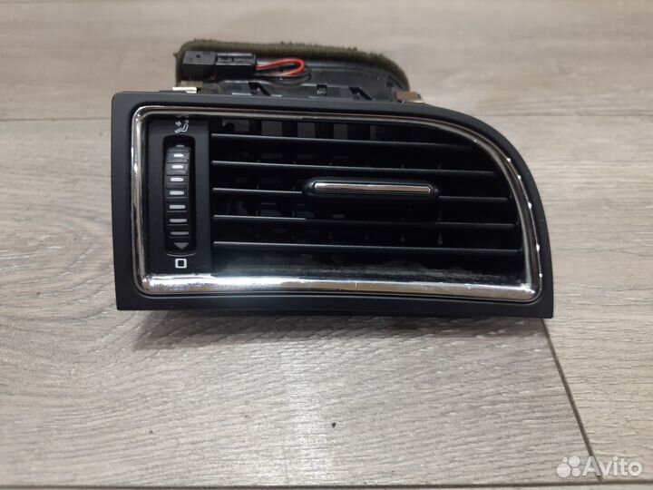 Правый дефлектор хром для Skoda Superb II