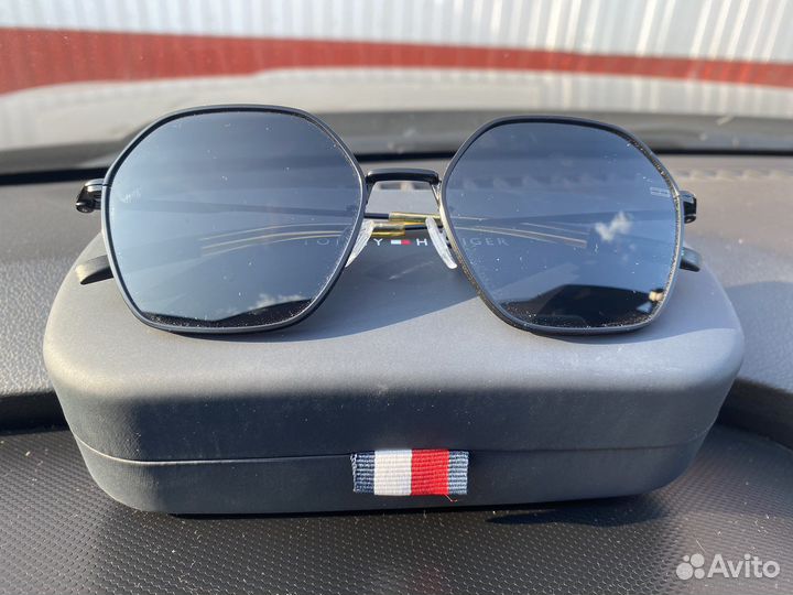 Солнцезащитные очки tommy hilfiger оригинал