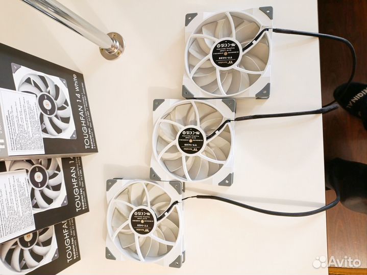 Thermaltake toughfan 14 white