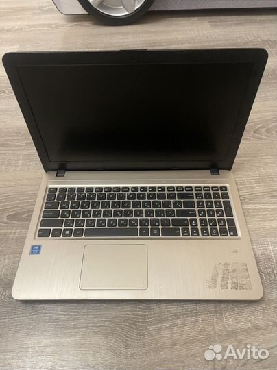 Продам ноутбук на запчасти