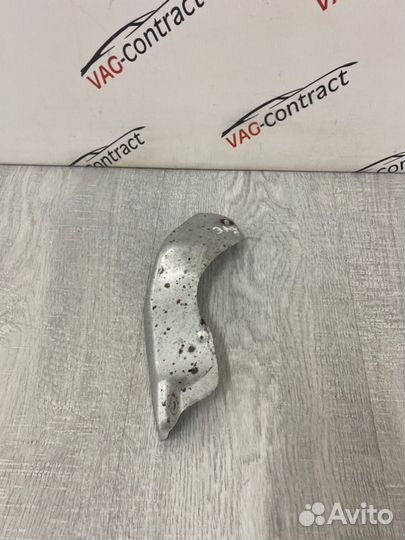 Защитная панель Volkswagen Passat B6 1.8 2008