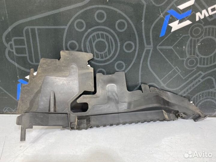 Воздуховод радиатора передний правый Audi A6