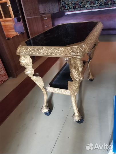 Антикварный стол Нимфа. Каслинское литье