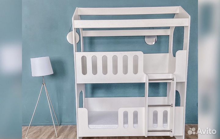 Кроватка двухярусная