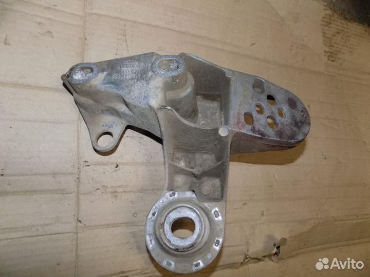 Кронштейн опоры двигателя A4 B5 1994-2000