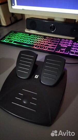 Игровой руль с педалями для пк